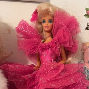 Pink Happy Holidays Barbie 1990